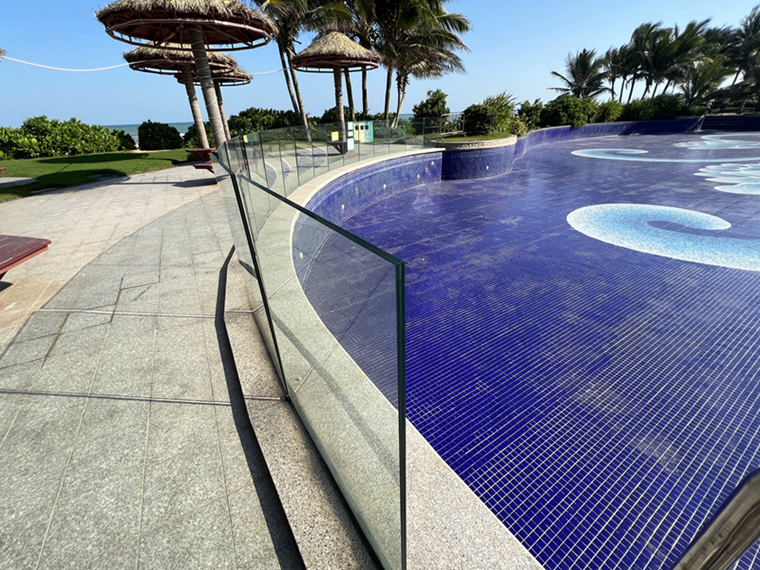 https://www.kxglass.com//Uploads/202305/glass_fence_(5).png