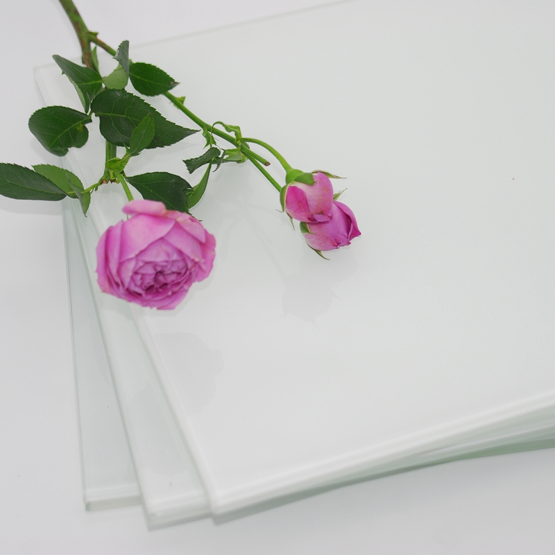 glass_white_(2).JPG
