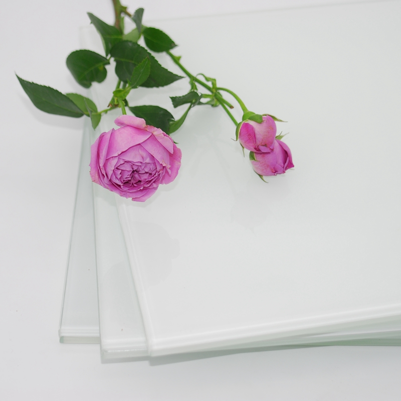 glass_white_(3).JPG