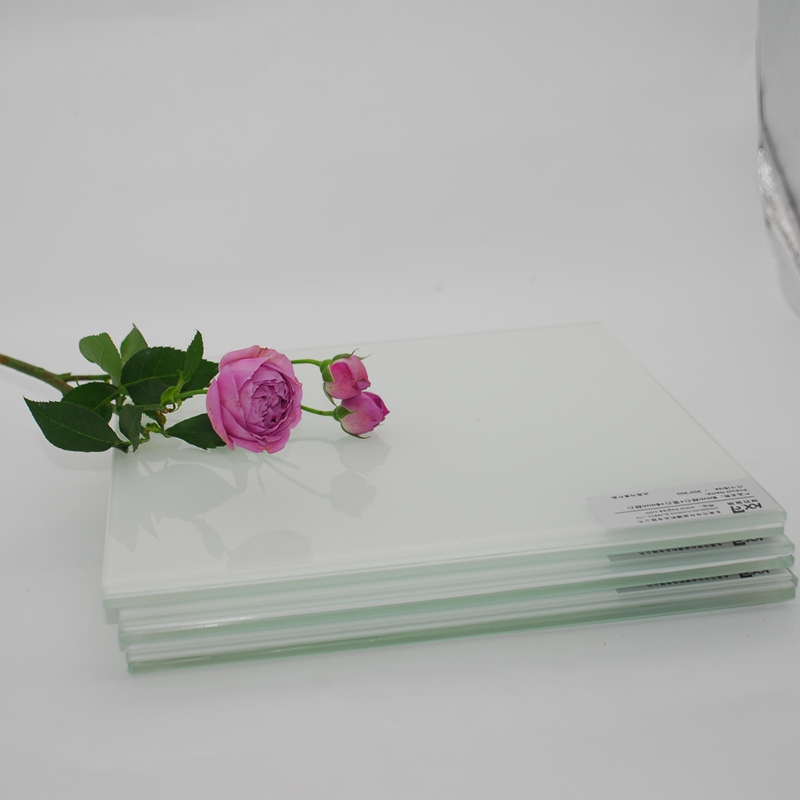 white_glass_(5).JPG