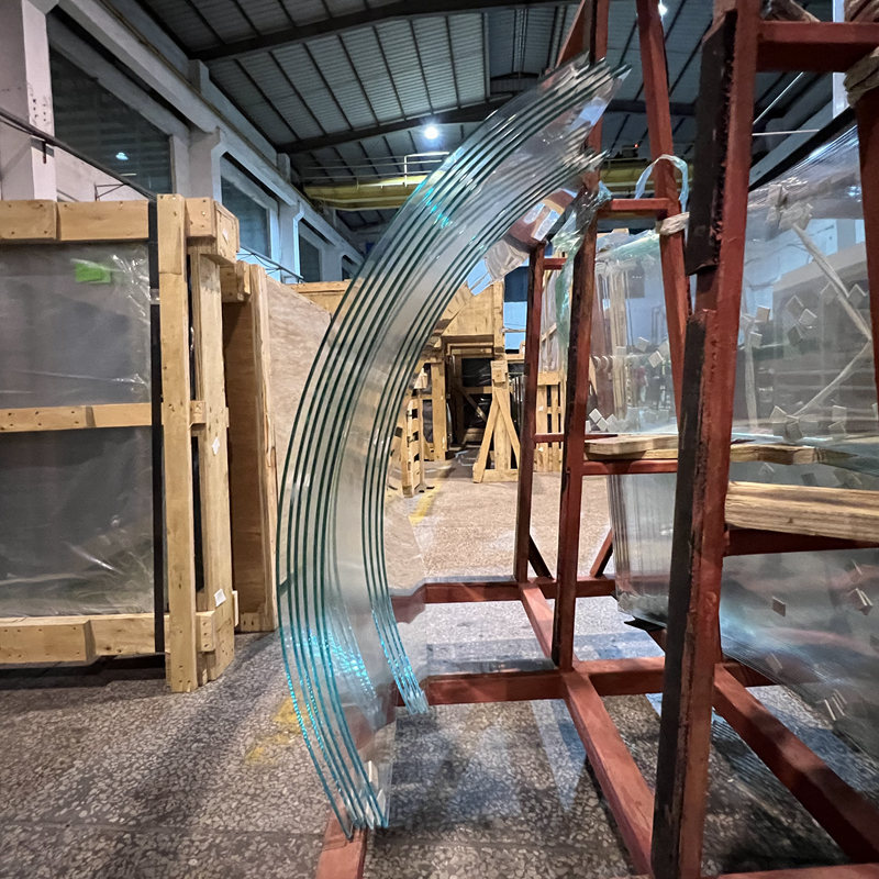 clear_curved_glass_(1).png