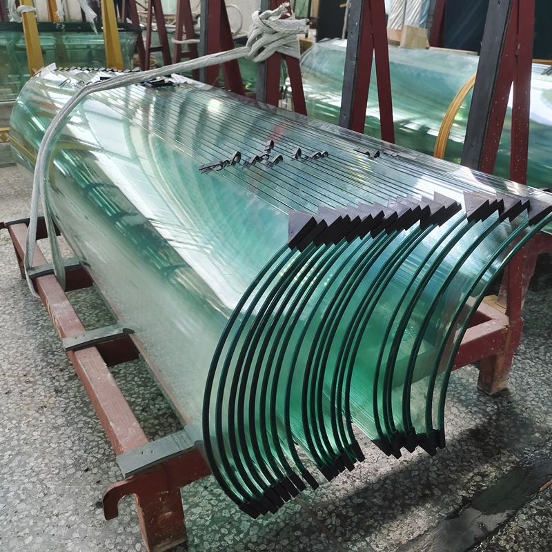 clear_curved_glass_(1).jpg