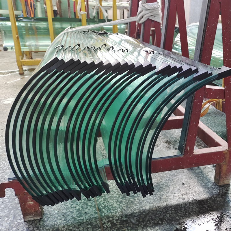 clear_curved_glass_(5).jpg