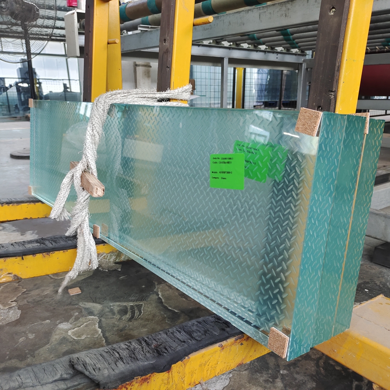 Ultra Clear Anti-Slip SGP Laminated Safety Glass Stair Pedal Supplied