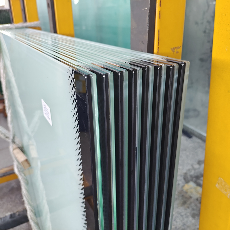 white_laminated_glass_(3).jpg
