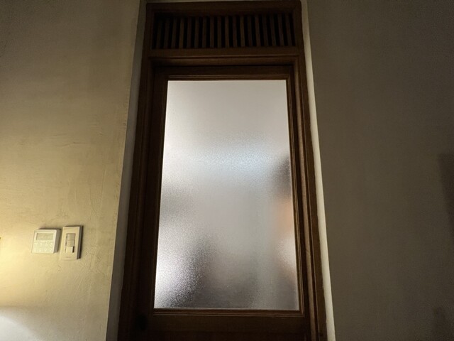 glass_door.jpg