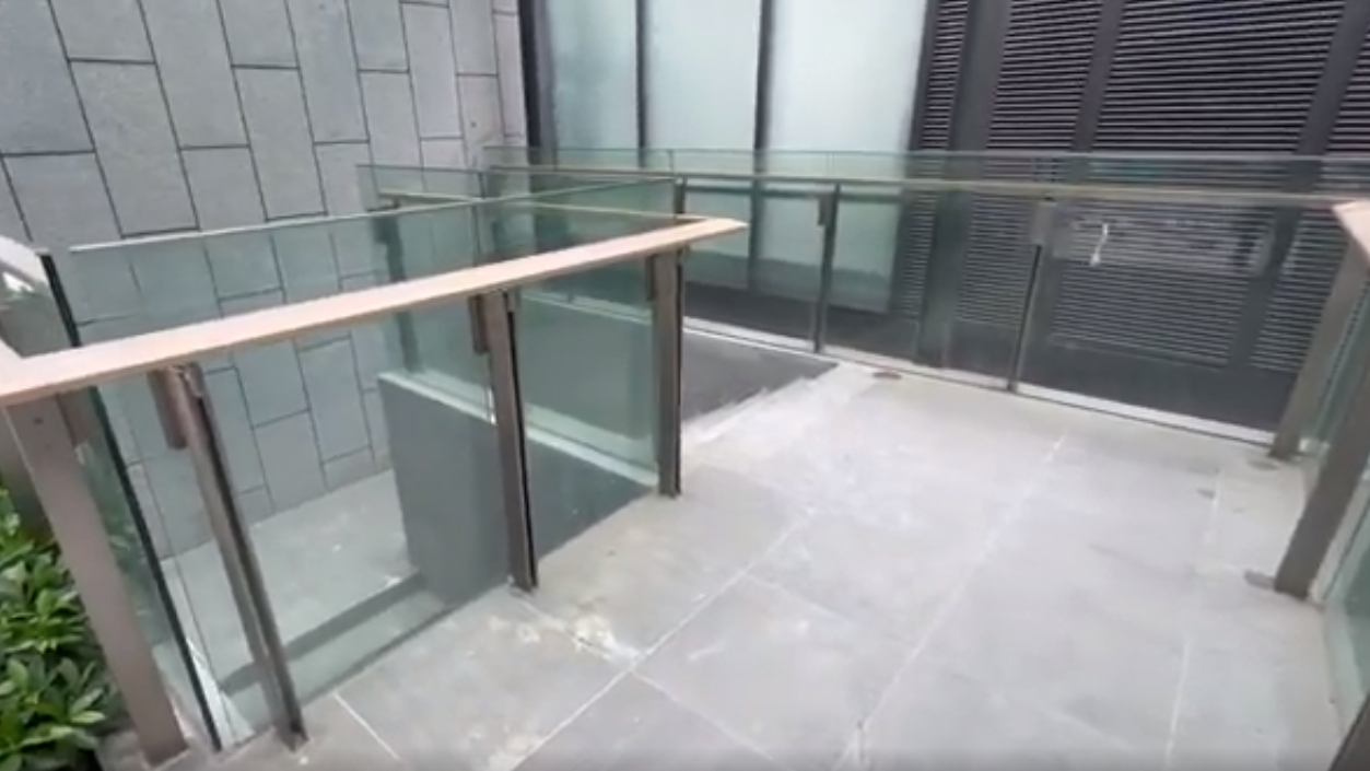 Kunxing Glass ---- Modern Simple Glass Railing