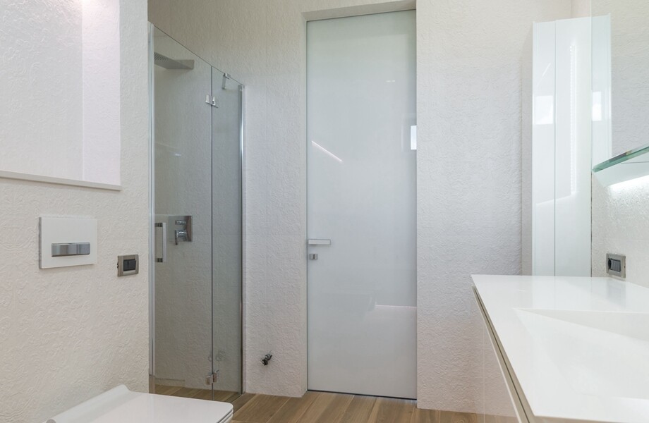 shower room glass partition wall