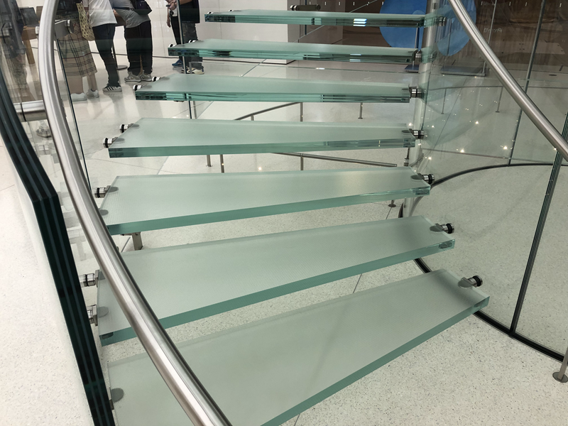 anti-slip glass stair treads