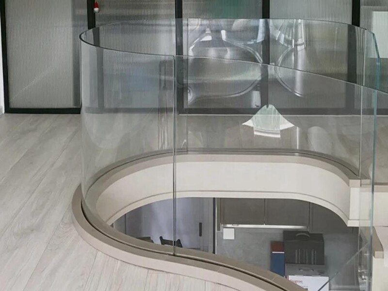 curved_glass_application_(2).jpg