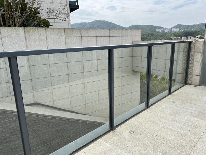 glass_fence_(4).png
