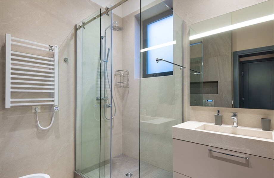 6 Benefits of Shower Room Tempered Glass