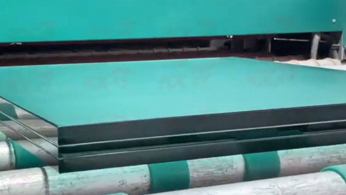 Kunxing Glass ---- Thick Sheet Glass Guardrail