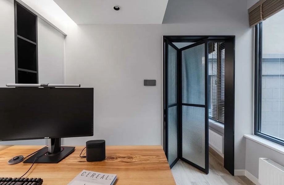 Using folding glass doors, beautiful and practical without occupying an area