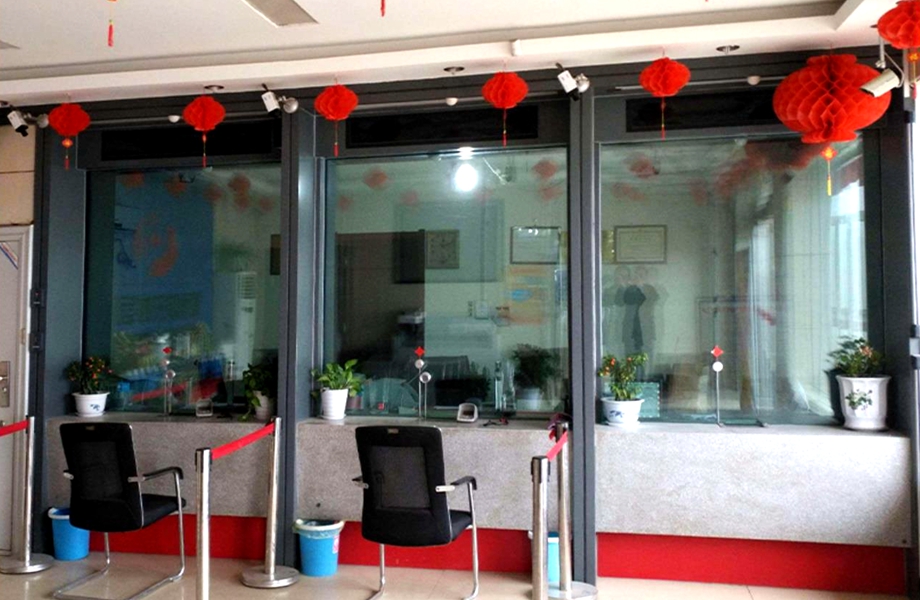 Bulletproof glass bank partition