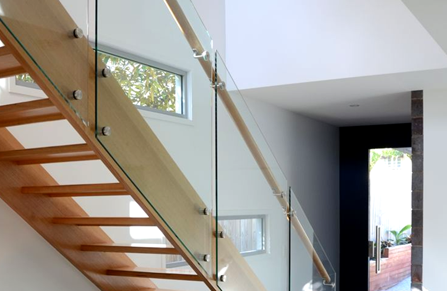 glass stair railing