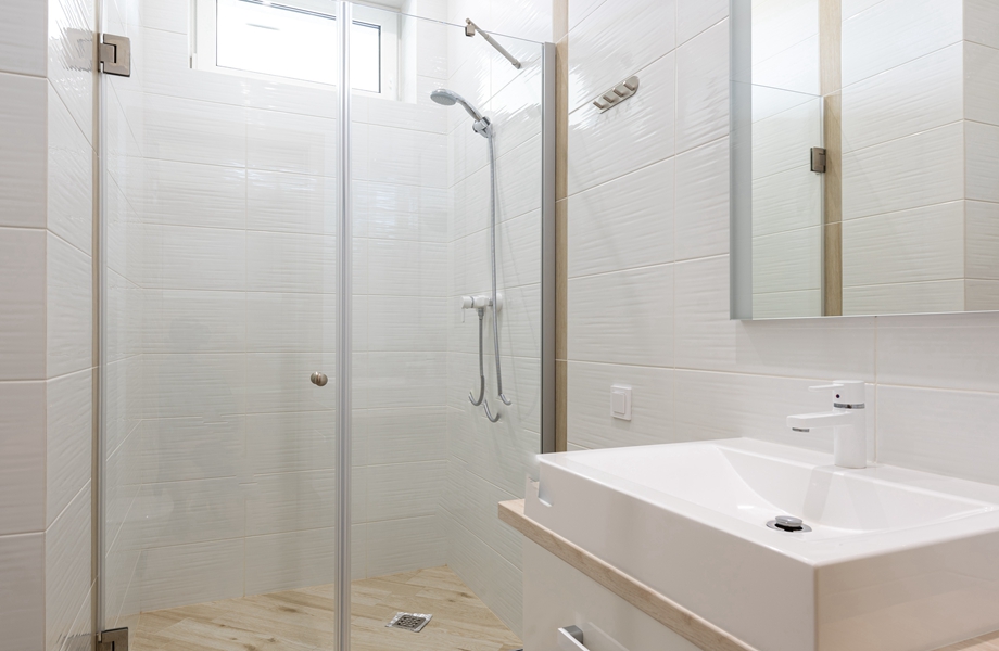 glass and shower door manufacturer