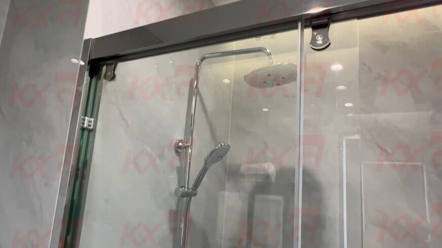Kunxing Glass ---- Sliding bathroom door glass