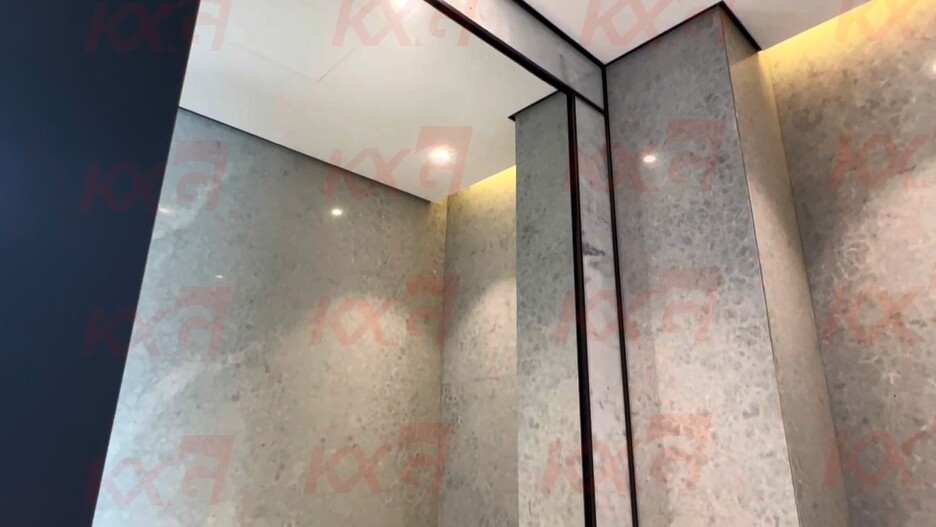 Kunxing Glass ---- Mirrors In Public Toilet
